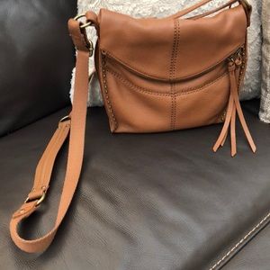 Saddle color cross body